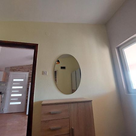 Apartmani Piskoric Vir Exterior photo