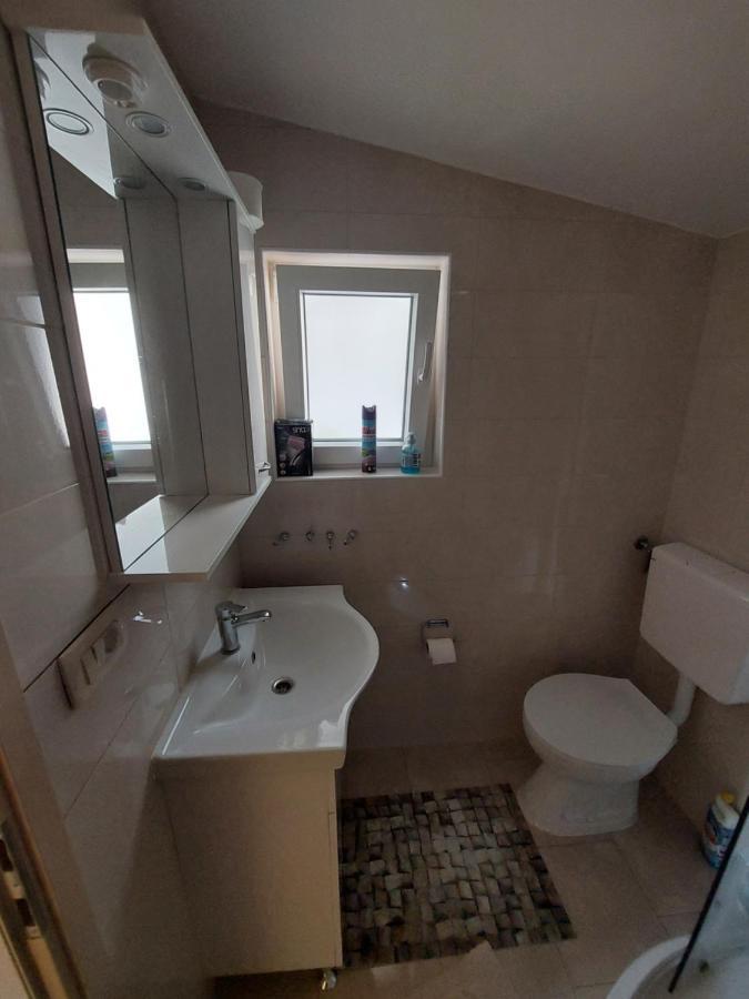 Apartmani Piskoric Vir Exterior photo