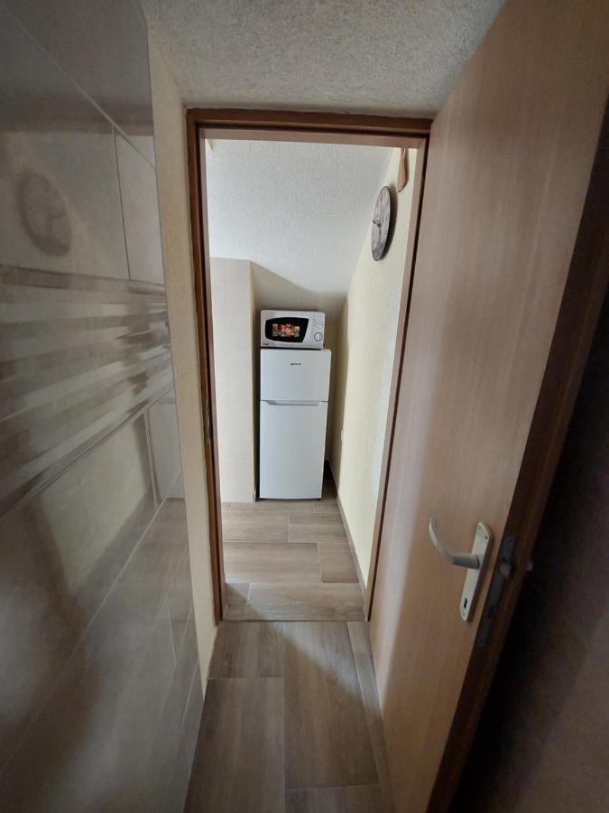 Apartmani Piskoric Vir Exterior photo