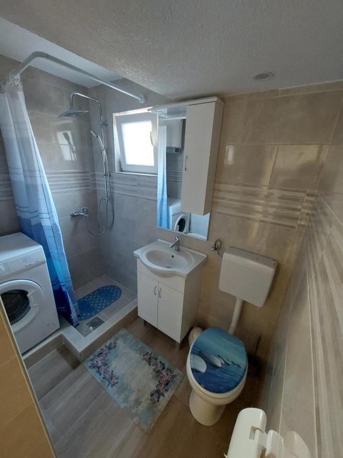Apartmani Piskoric Vir Exterior photo