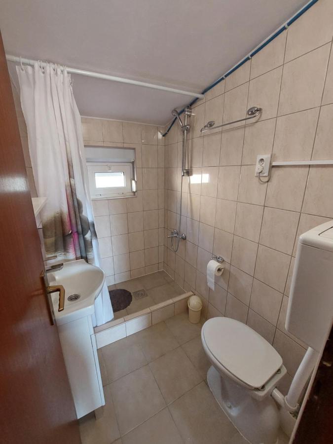 Apartmani Piskoric Vir Exterior photo